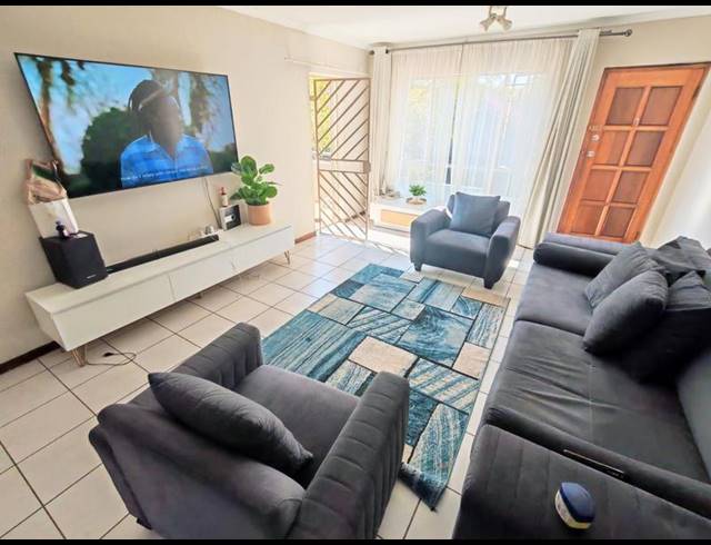 3 BEDROOM APARTMENT FOR SALE IN VORNA VALLEY